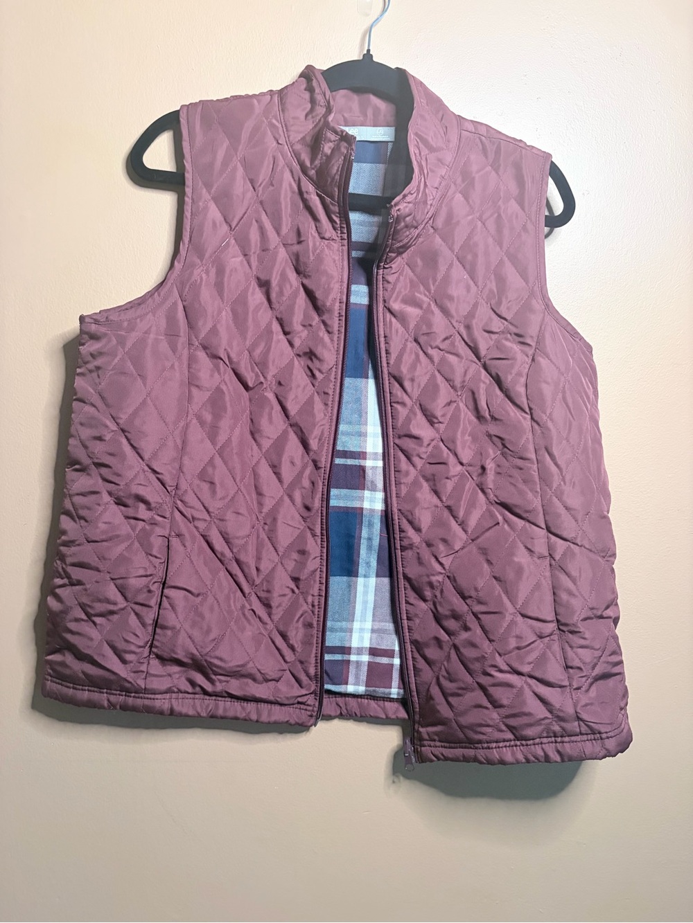 Lee Quilted Vest in Burgundy